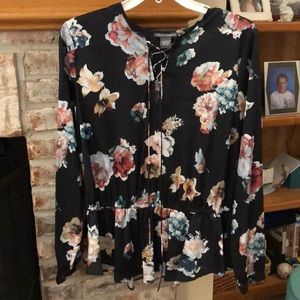 Chelsea & Theodore long sleeved blouse